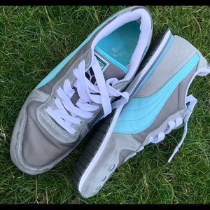 Classic grey and turquoise Puma sneaker